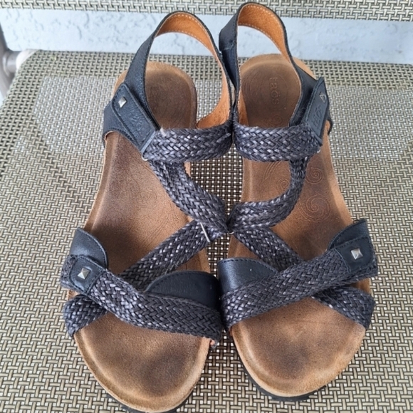 Taos Footwear Women's Black Wedge Sandals - Picture 3 of 6